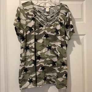 PLUS camo print cage front tshirt NWOT